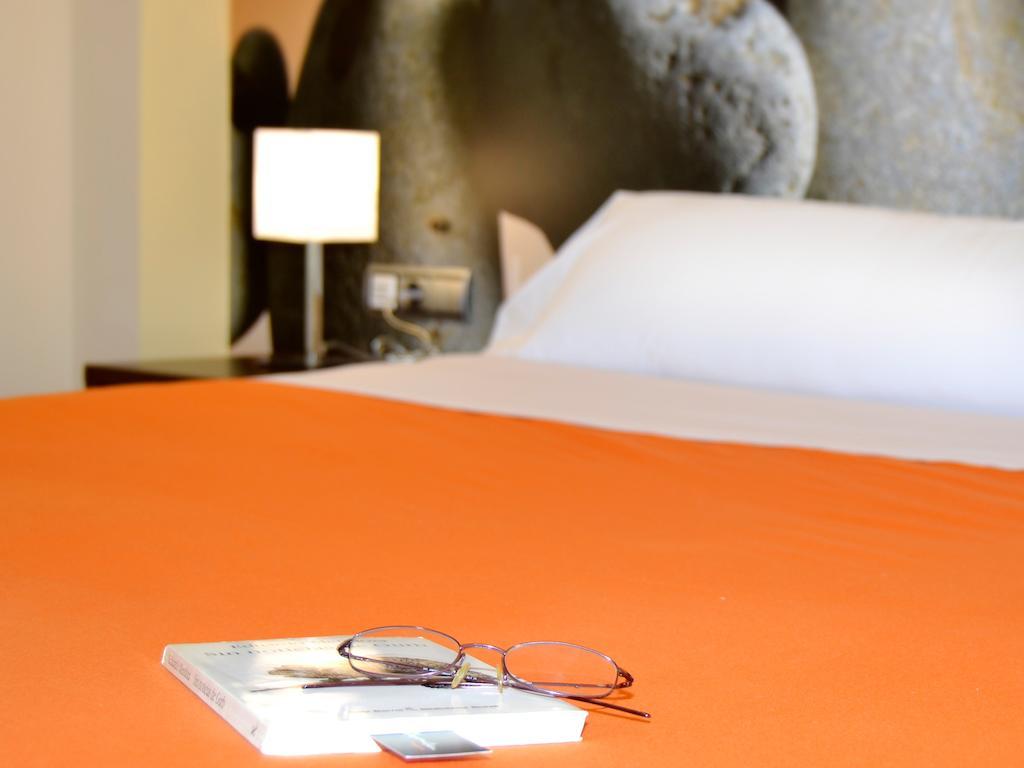 Hostal Bajo La Muralla Zamora Oda fotoğraf