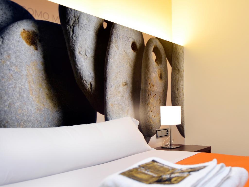 Hostal Bajo La Muralla Zamora Oda fotoğraf